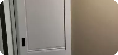 Установили межкомнатную дверь